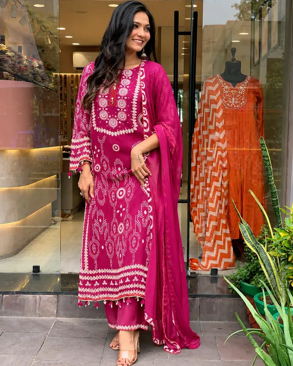 Magenta_Semone_Straight_Printed_Kurta_With_Pant_And_Dupatta_For_Women