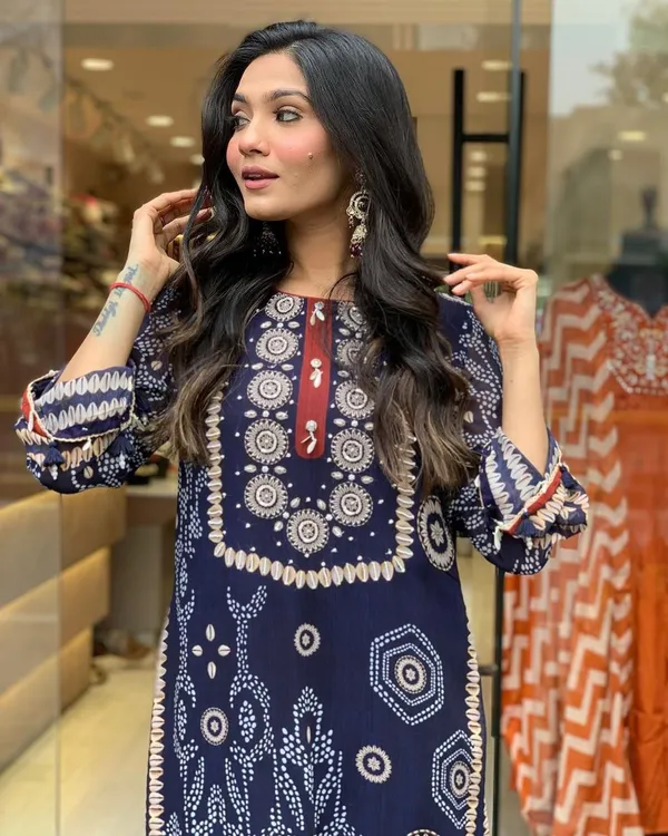 Navy_Printed_Straight_Kurti_for_Women