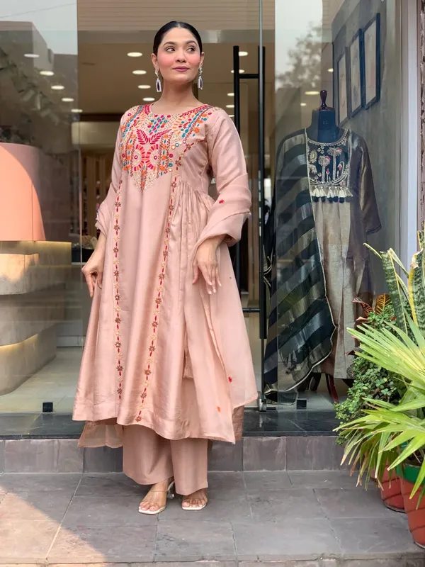 Pink_Roman_Silk_Straight_Embroidered_Kurta_With_Pant_And_Dupatta_For_Women