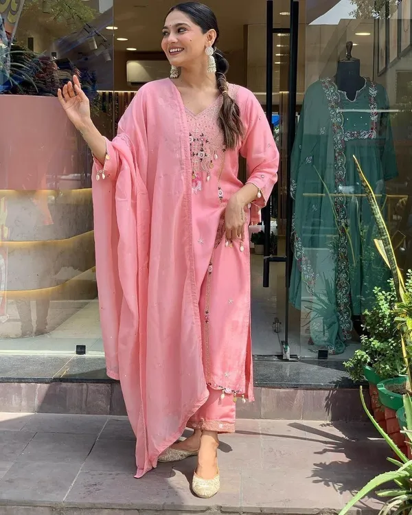 Pink_Roman_Straight_Embroidered_Kurta_With_Pant_And_Dupatta_For_Women