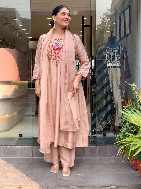 Pink_Roman_Silk_Straight_Embroidered_Kurta_With_Pant_And_Dupatta_For_Women