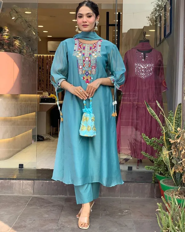 Teal_Embroidered_Kurta_Set_For_Women
