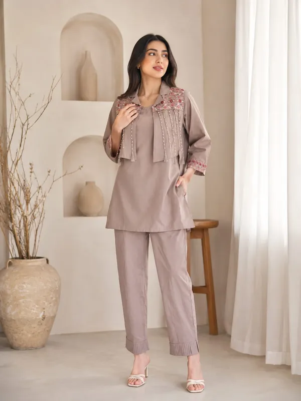 Taupe_Zuzu_Silk_Straight_Embroidered_Kurta_With_Pant_For_Women
