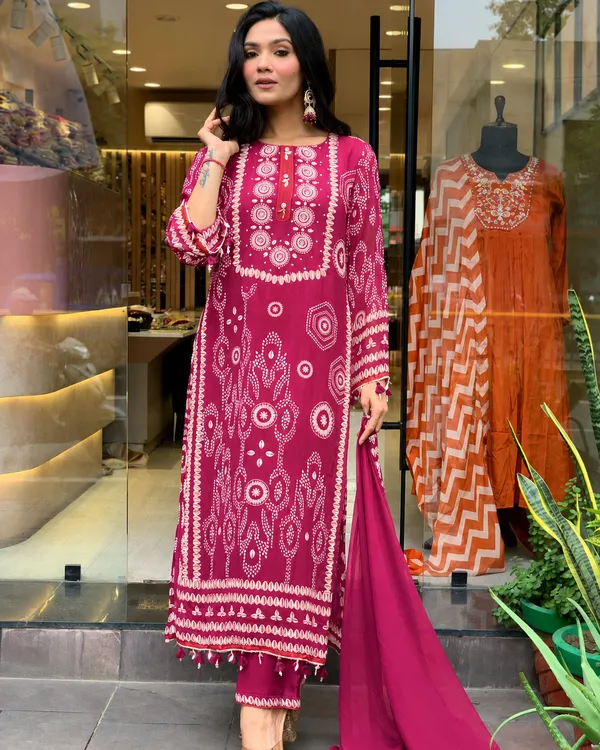 Magenta_Semone_Straight_Printed_Kurta_With_Pant_And_Dupatta_For_Women