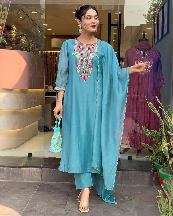 Teal_Embroidered_Kurta_Set_For_Women