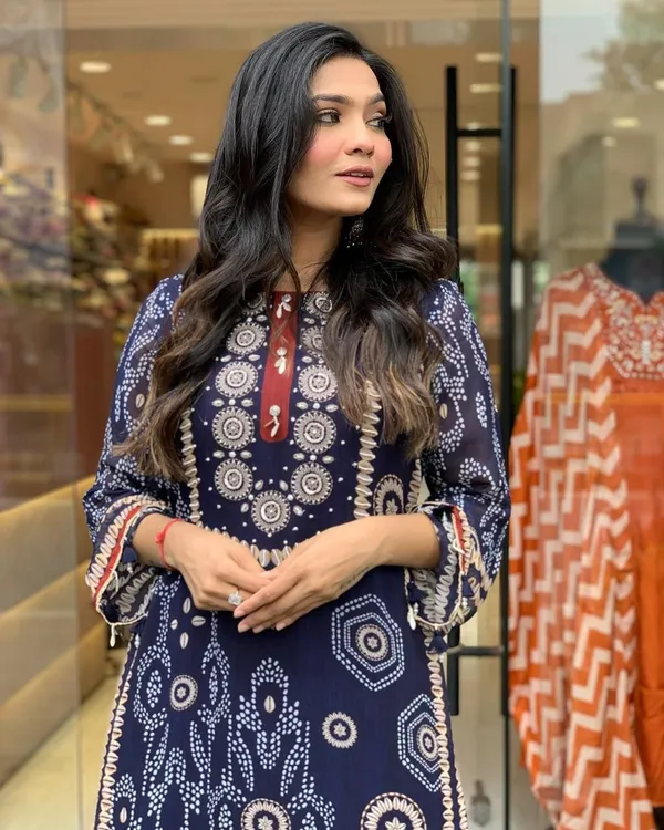 Navy_Printed_Straight_Kurti_for_Women