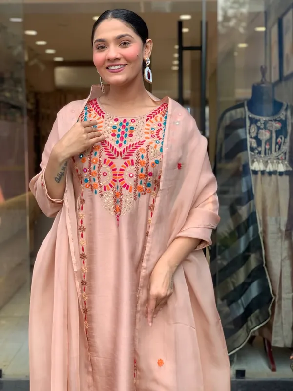 Pink_Roman_Silk_Straight_Embroidered_Kurta_With_Pant_And_Dupatta_For_Women