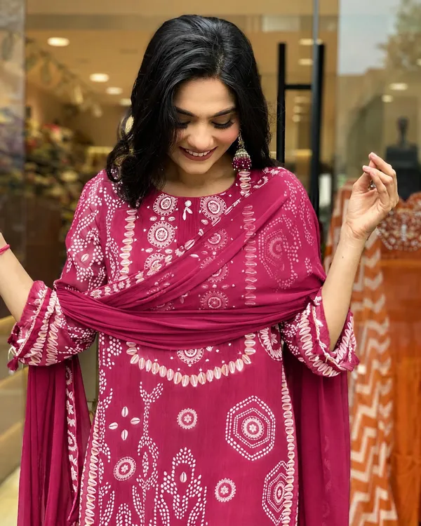 Magenta_Semone_Straight_Printed_Kurta_With_Pant_And_Dupatta_For_Women
