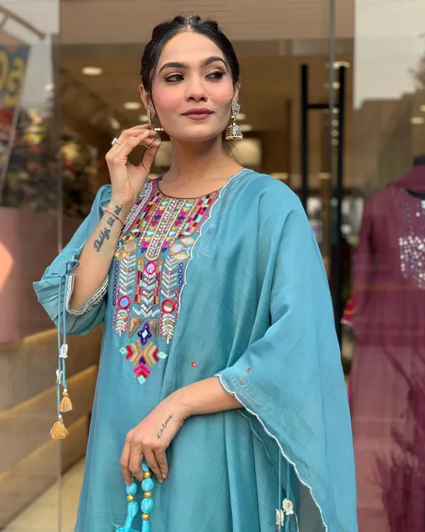 Teal_Embroidered_Kurta_Set_For_Women
