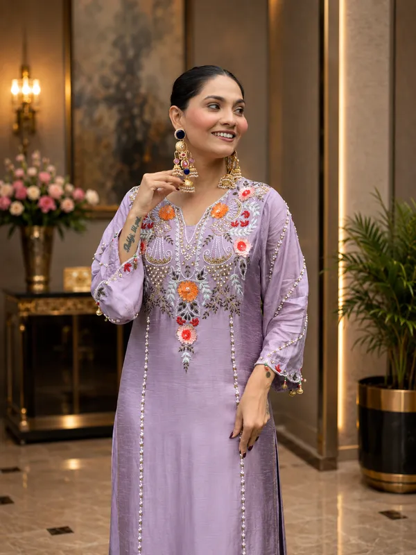 Lavender_Roman_Silk_Straight_Embroidered_Kurta_With_Pant_And_Dupatta_For_Women