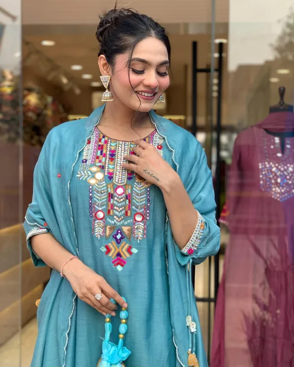 Teal_Embroidered_Kurta_Set_For_Women
