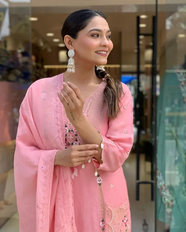 Pink_Roman_Straight_Embroidered_Kurta_With_Pant_And_Dupatta_For_Women