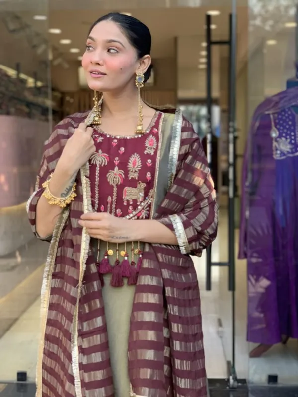 Olive_Roman_Straight_Embroidered_Kurta_With_Pant_And_Dupatta_For_Women