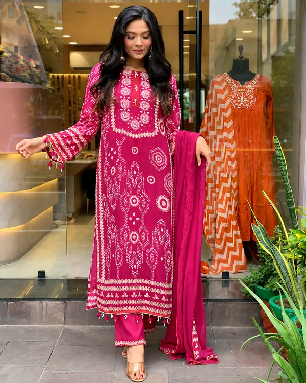 Magenta_Semone_Straight_Printed_Kurta_With_Pant_And_Dupatta_For_Women