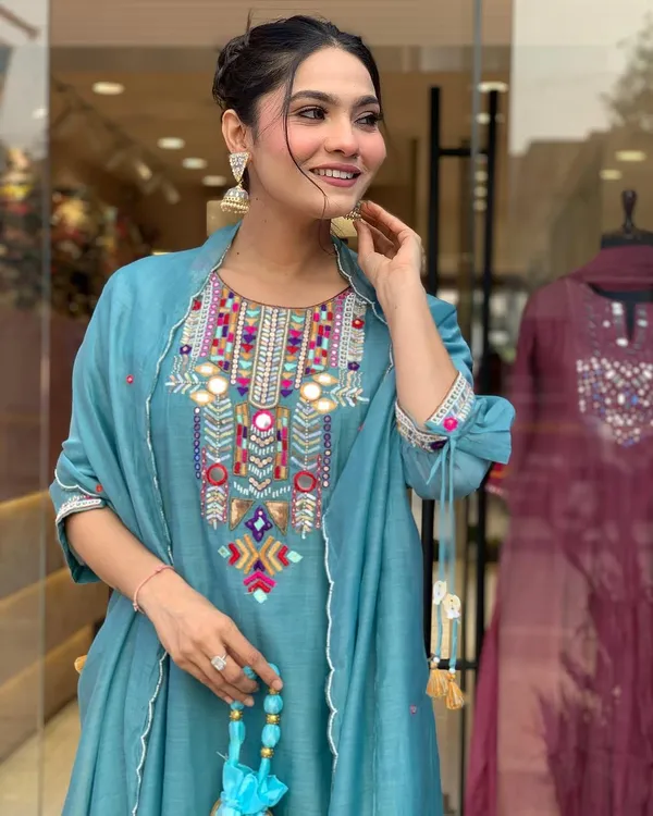 Teal_Embroidered_Kurta_Set_For_Women