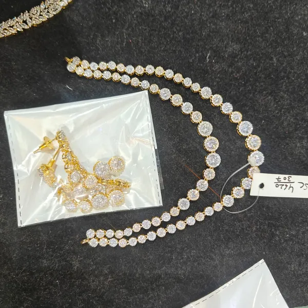 Silver_Gold_Brass_Crystal_Necklace_Set_For_Women