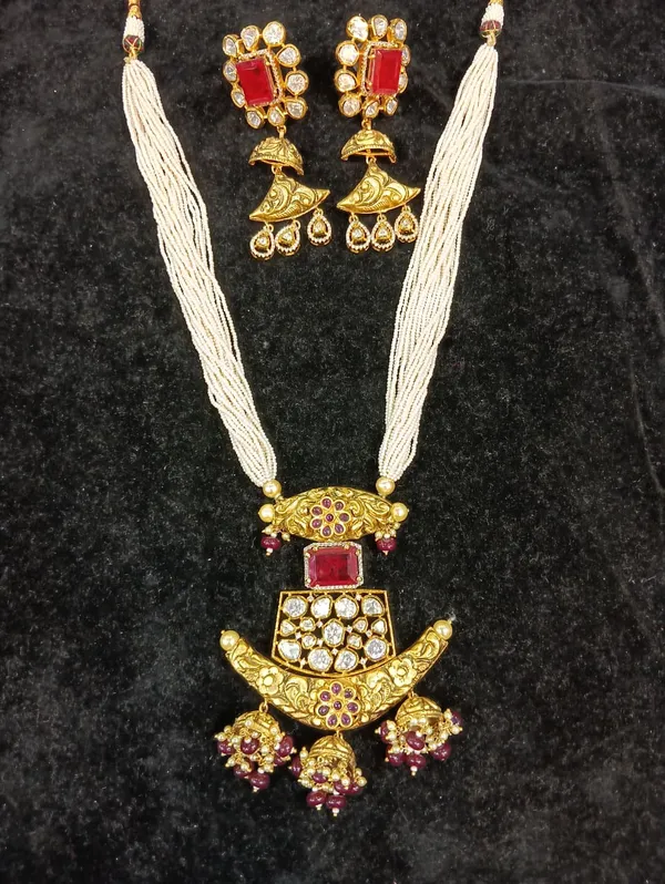 White_Gold_Brass_Kundan_Necklace_Set_For_Women