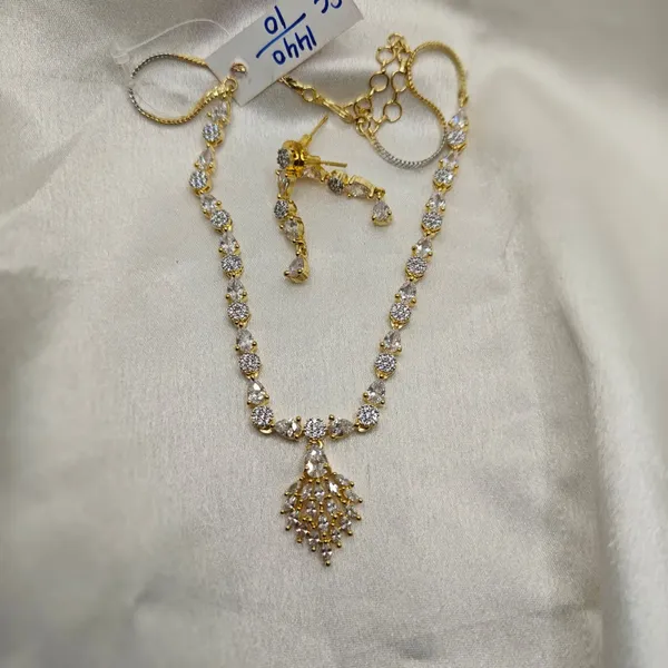 Gold_Silver_Brass_Stone-Studded_Necklace_Set_For_Women