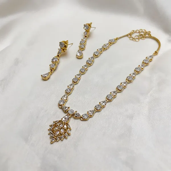 Gold_Silver_Brass_Stone-Studded_Necklace_Set_For_Women