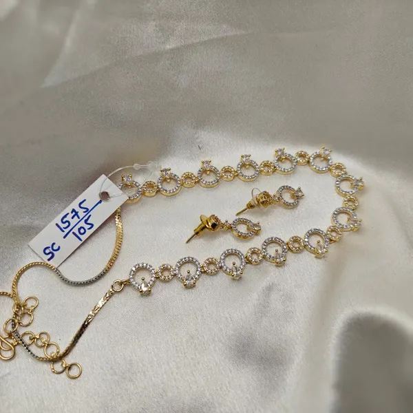 Gold_Silver_Brass_Stone-Studded_Necklace_And_Earrings_Set_For_Women