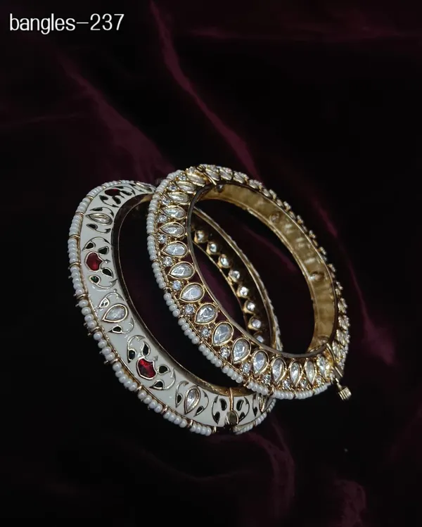 Gold_Silver_Brass_Traditional_Bangles_For_Women