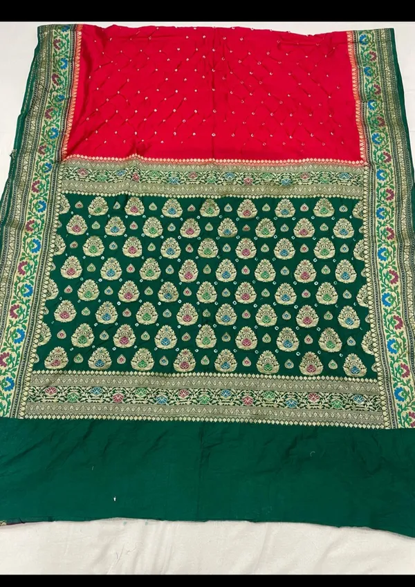Red_Green_Silk_Printed_Traditional_Saree_For_Women