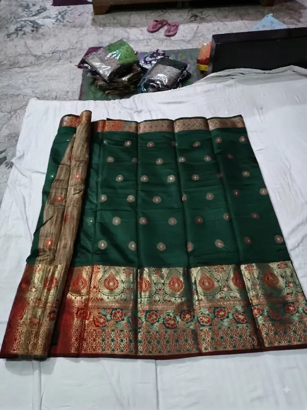 Green_Silk_Printed_Traditional_Motif_Saree_For_Women