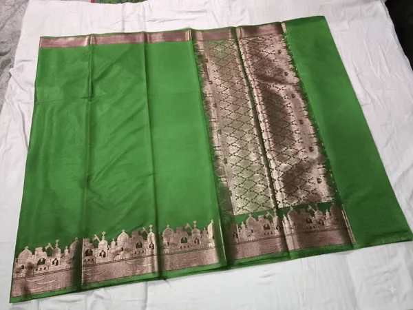 Green_Silk_Woven_Traditional_Zari_Border_Saree_For_Women