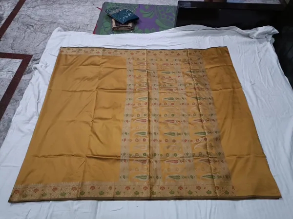 Mustard_Silk_Printed_Traditional_Saree_For_Women