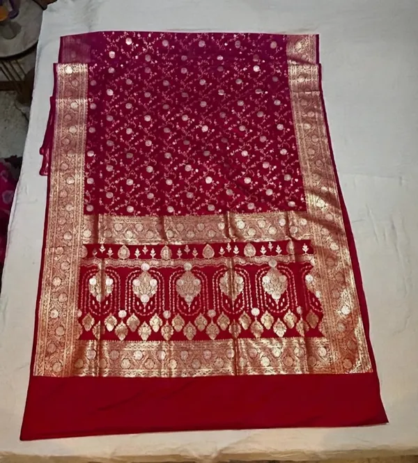 Red_Silk_Zari_Woven_Floral_Motif_Saree_For_Women