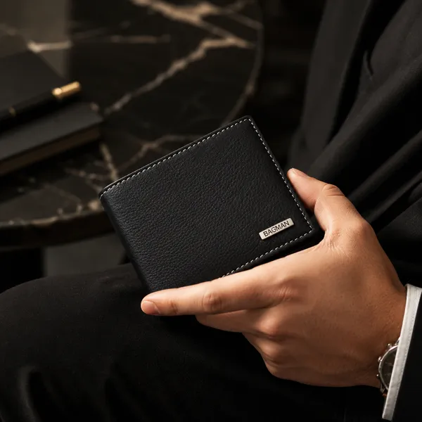 Black_Genuine_Leather_Bi-Fold_Wallet_For_Men