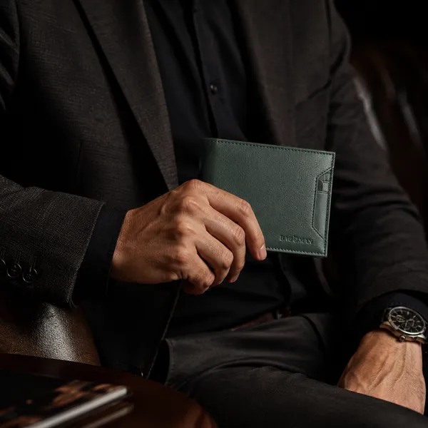 Dark_Green_Textured_Genuine_Leather_Bi-Fold_Wallet_For_Men
