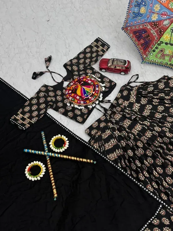 Black_Heavy_Lichi_Fabric_And_Jacquard_Silk_Patola_Print_Lehenga_Choli_For_W