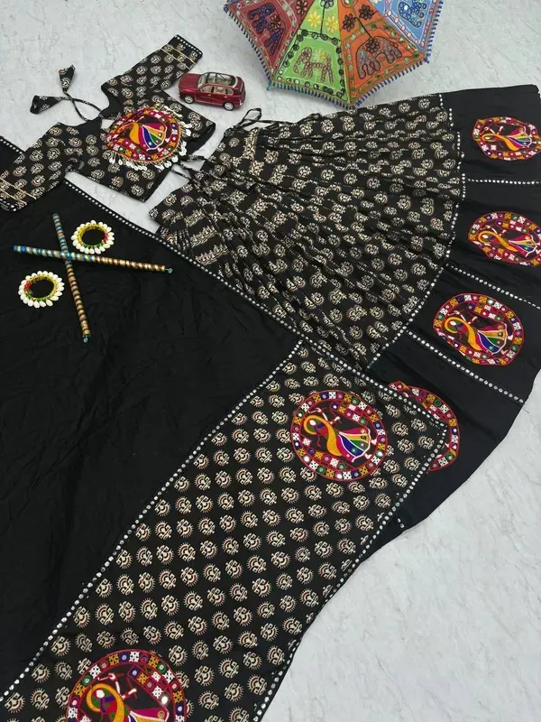 Black_Heavy_Lichi_Fabric_And_Jacquard_Silk_Patola_Print_Lehenga_Choli_For_W