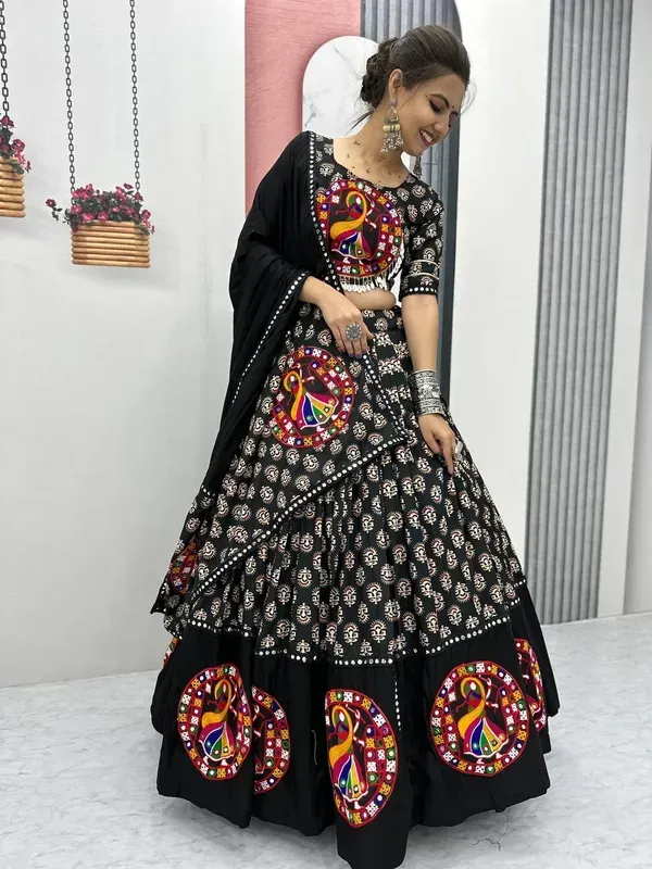 Black_Heavy_Lichi_Fabric_And_Jacquard_Silk_Patola_Print_Lehenga_Choli_For_W