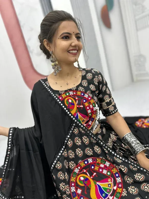Black_Heavy_Lichi_Fabric_And_Jacquard_Silk_Patola_Print_Lehenga_Choli_For_W