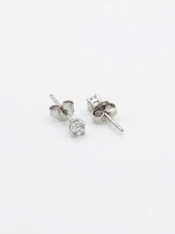 Silver_Cubic_Zirconia_Stud_Earrings_For_Women