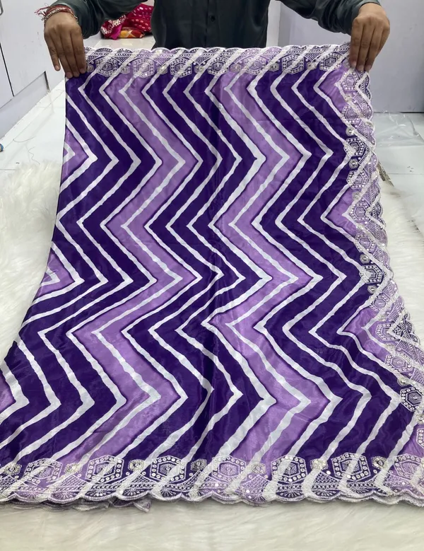 Purple_Chevron_Print_Saree_With_Blouse_Piece_For_Women