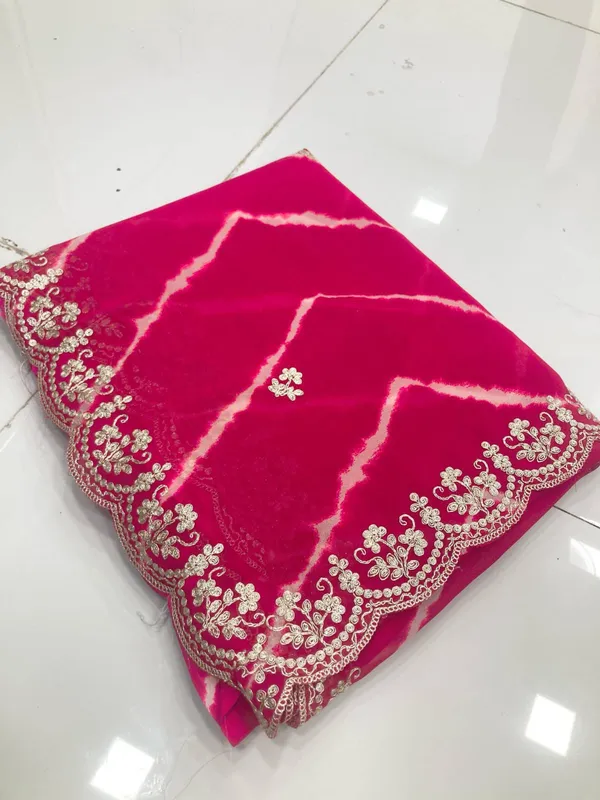Pink_Traditional_Embroidered_Saree_With_Blouse_Piece_For_Women
