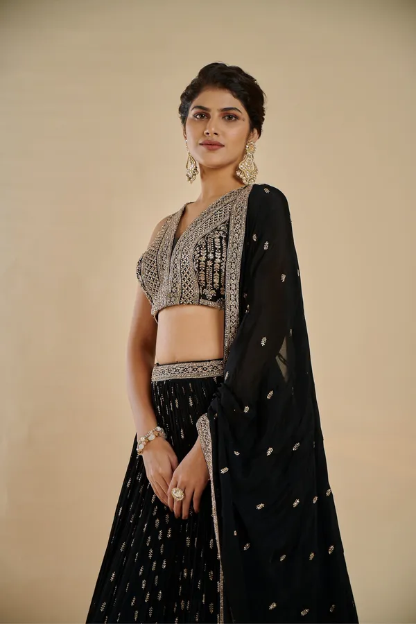 Black_Georgette_Sleeveless_Embroidered_Lehenga_Choli_For_Women