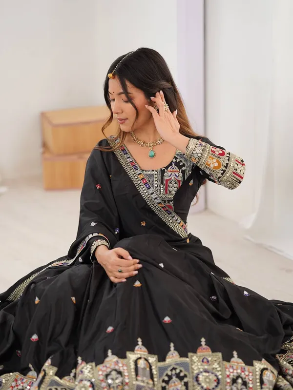 Black_French_Crepe_Embellished_Ethnic_Lehenga_Choli_For_Women