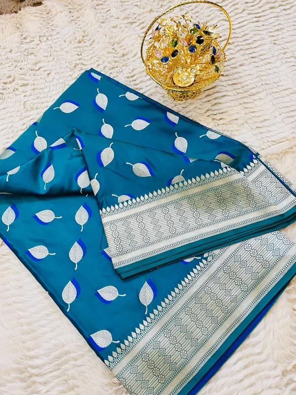 Peacock_Blue_Mashru_Katan_Silk_Paan_Buti_Antique_Zari_Pallu_Saree_For_Women