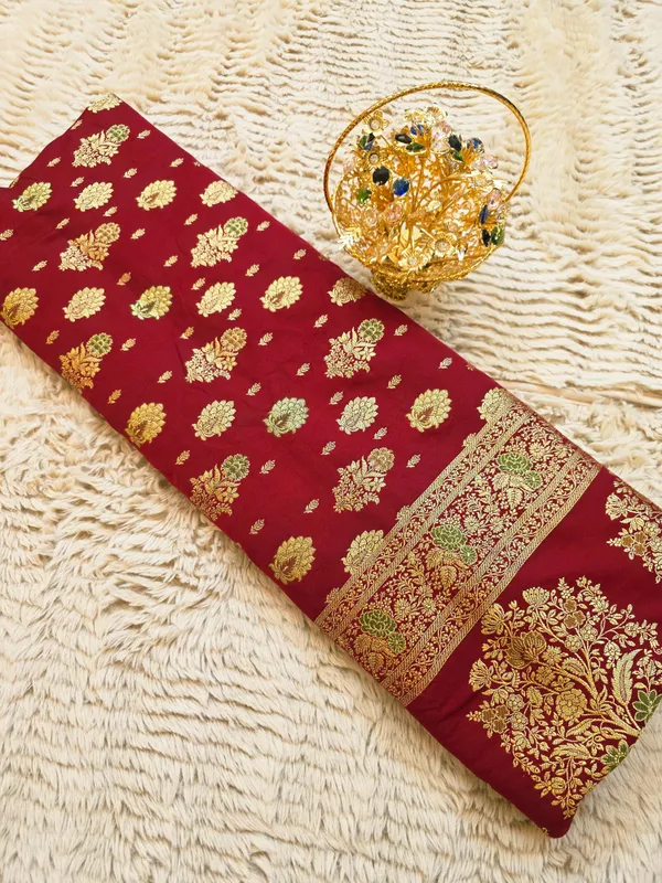 Maroon_Mashru_Katan_Silk_Guldasta_Buti_Zari_Banarasi_Saree_For_Women