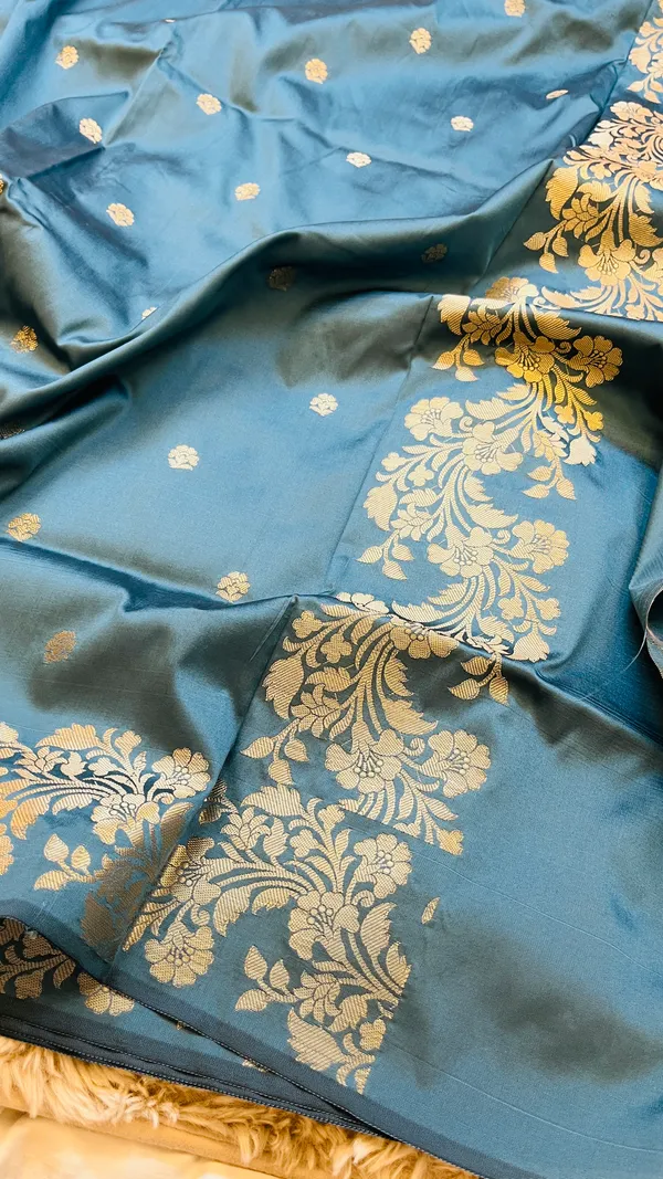 Dark_Aqua_Sea_Green_Banarasi_Semi_Mashru_Silk_Saree_with_Rich_Antique_Gold_Zari_Border