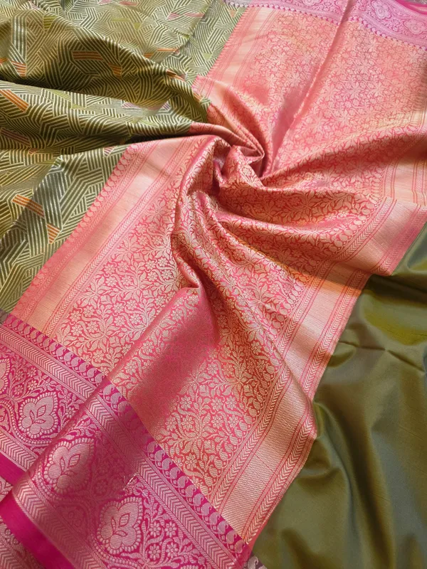 Banarasi_Green_Semi_Mashru_Silk_Saree_With_Geometric_Design_&_Antique_Gold_Zari_Border