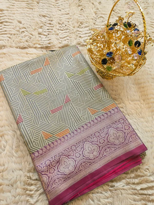 Banarasi_Light_Smoke_Semi_Mashru_Silk_Geometric_Design_Saree_With_Contrast_Border_&_Pallu
