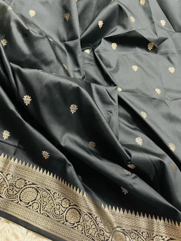 Black_Banarasi_Semi_Mashru_Silk_Saree_with_Traditional_Antique_Gold_Zari_Border