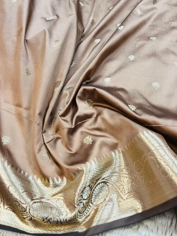 Light_Copper_Banarasi_Semi_Mashru_Silk_Saree_with_Traditional_Antique_Gold_Zari_Border