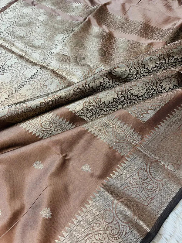 Light_Copper_Banarasi_Semi_Mashru_Silk_Saree_with_Traditional_Antique_Gold_Zari_Border