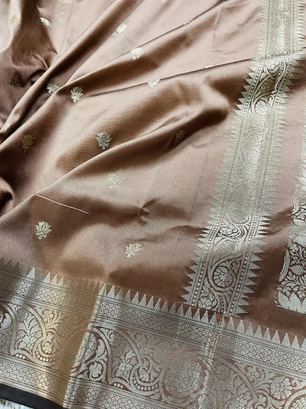 Light_Copper_Banarasi_Semi_Mashru_Silk_Saree_with_Traditional_Antique_Gold_Zari_Border